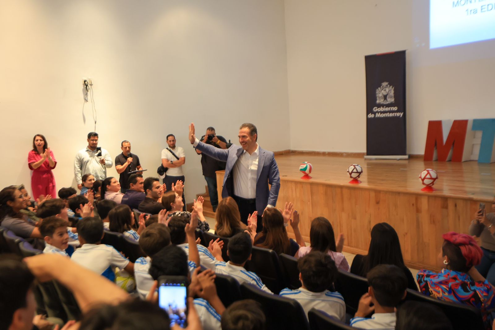 Confió en que la copa crezca más para incrementar el número de participantes y fomentar el deporte, la camaradería y el sentido de lealtad entre los jóvenes.