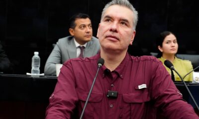 LIDERA MX es una plataforma nacional que promueve el desarrollo de jóvenes mexicanos en cuatro ejes estratégicos: social, político, empresarial y altruista.