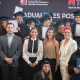 El vehículo fue donado por la Fundación Traxión y se instalará en gimnasios, bibliotecas, centros comunitarios y zonas industriales para facilitar el acceso a la educación.