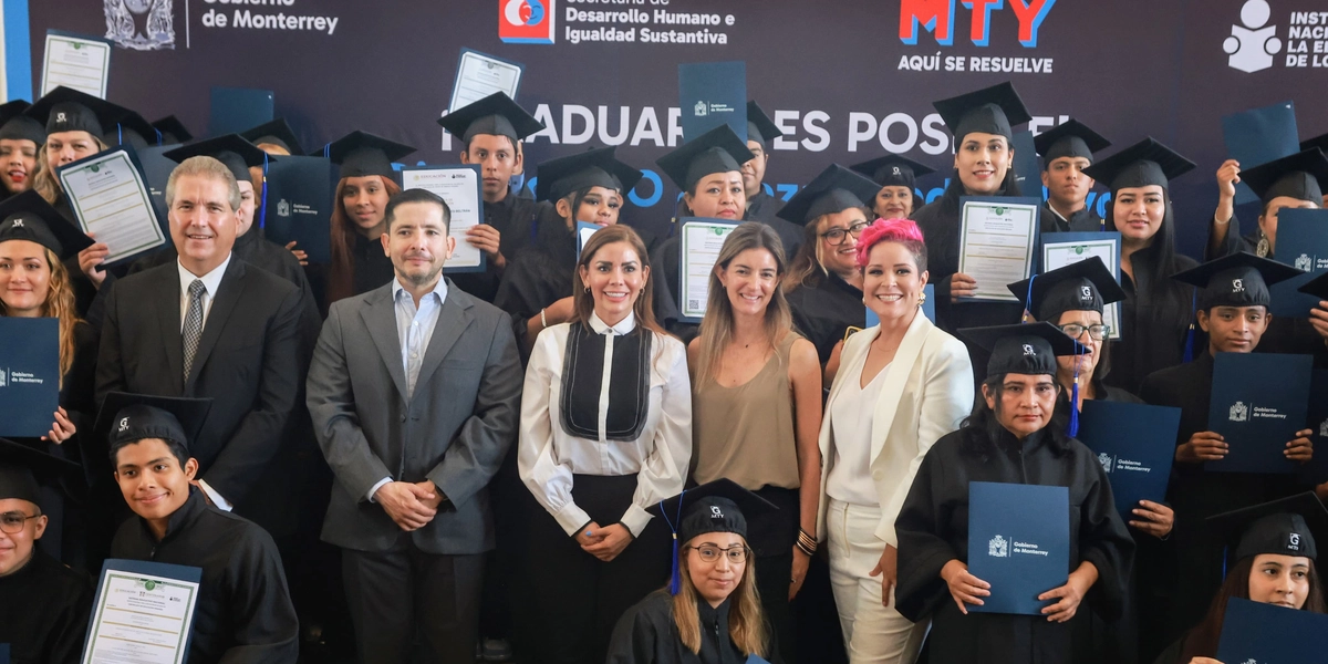 El vehículo fue donado por la Fundación Traxión y se instalará en gimnasios, bibliotecas, centros comunitarios y zonas industriales para facilitar el acceso a la educación.