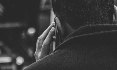 Las autoridades capitalinas recomiendan que, en caso de recibir una llamada o mensaje con amenazas, la persona afectada mantenga la calma, evite contestar números desconocidos y termine de inmediato cualquier comunicación sospechosa.