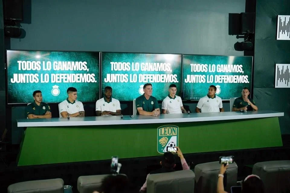 León había conseguido su boleto al torneo tras coronarse campeón de la Copa de Campeones de la Concacaf en 2023, venciendo al LAFC. Sin embargo, la FIFA publicó el reglamento del Mundial de Clubes en octubre de 2024, dejando fuera a los equipos que compartieran dueño.
