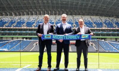 Se reunió con organizadores para presentarles los programas municipales que estarán al servicio de los turistas que asistan a la copa de fútbol.