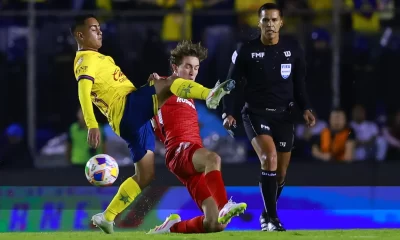 . Rodrigo Aguirre desperdició la más clara para las Águilas en los minutos finales, mientras que Alexis Vega se salvó de la roja tras una dura entrada sobre Kevin Álvarez que el VAR no revisó.
