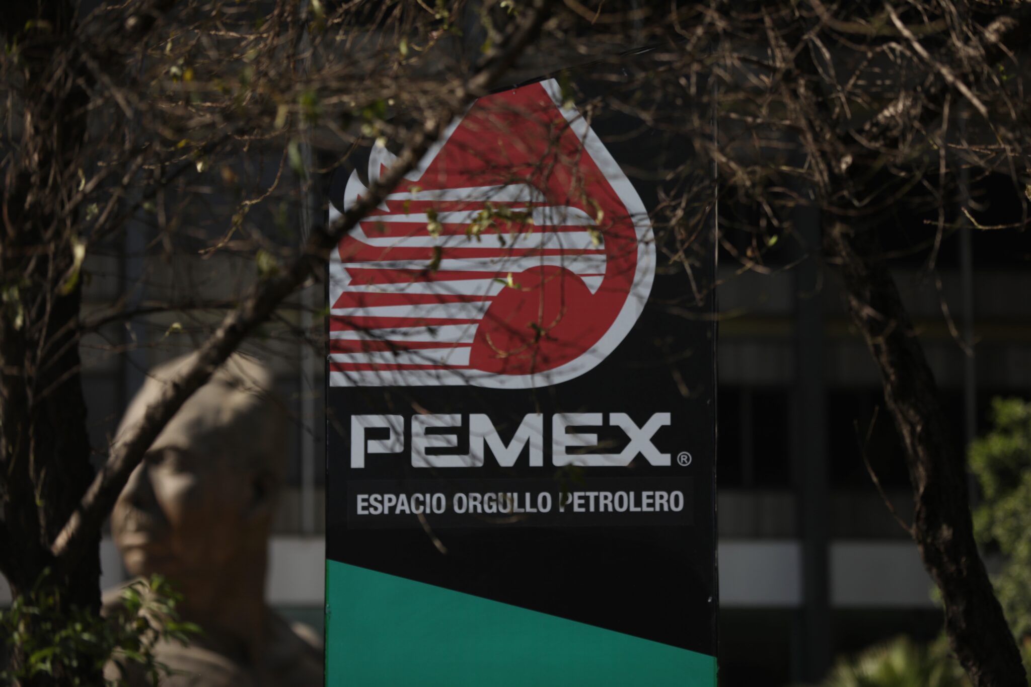 Aunque Pemex cuenta con un sistema anticorrupción alineado con estándares internacionales, el fondo noruego señaló que no hay evidencia clara sobre su funcionamiento efectivo.