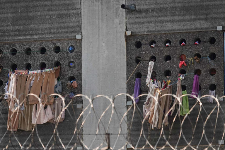 Internas señalaron que “La Macho”, quien cumple una condena por delitos federales, controla la venta de drogas y otras extorsiones desde el dormitorio A-02.