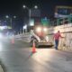 Los trabajos realizados fueron barrido manual, recolección de basura en el cuadrante, así como hidrolavado de pasos a desnivel, muro de puente y muretes centrales.