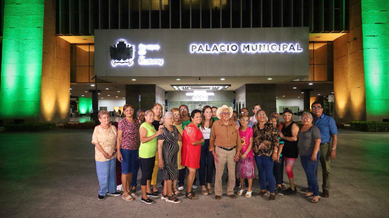 El alcalde de Monterrey, Adrián de la Garza, y la presidenta del DIF, Gaby Oyervides, refrendan con esta iniciativa su compromiso por promover el respeto, la inclusión y el bienestar de las personas adultas mayores en nuestra ciudad.
