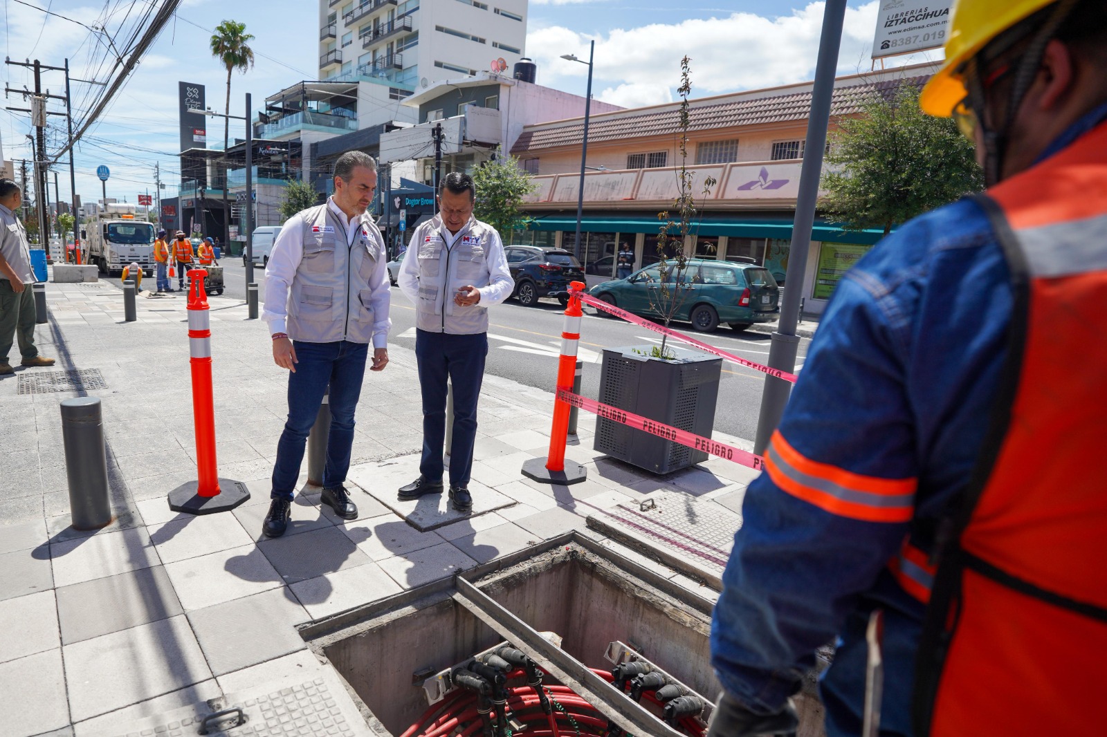 Simultáneamente postes y cables de esa importante arteria desaparecerán al ser instalados de forma subterránea.