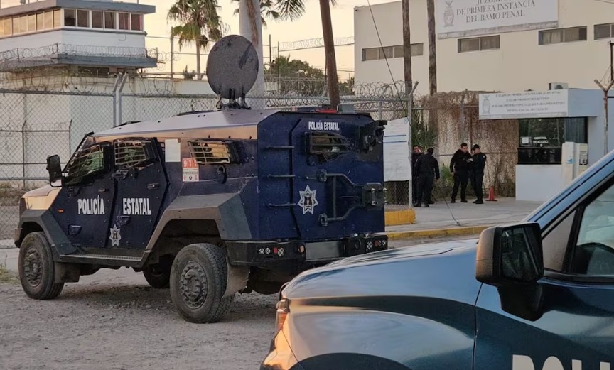 Debido a la gravedad de los hechos, las visitas familiares fueron suspendidas de manera indefinida, mientras peritos de la Fiscalía General del Estado realizan las diligencias correspondientes.