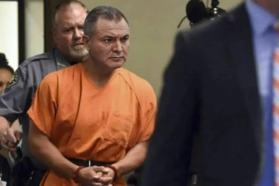 La prisión es reconocida por su estricto régimen de aislamiento, en el que los internos pasan hasta 23 horas al día en celdas individuales insonorizadas, con escasa interacción humana y un nivel de vigilancia extremo.