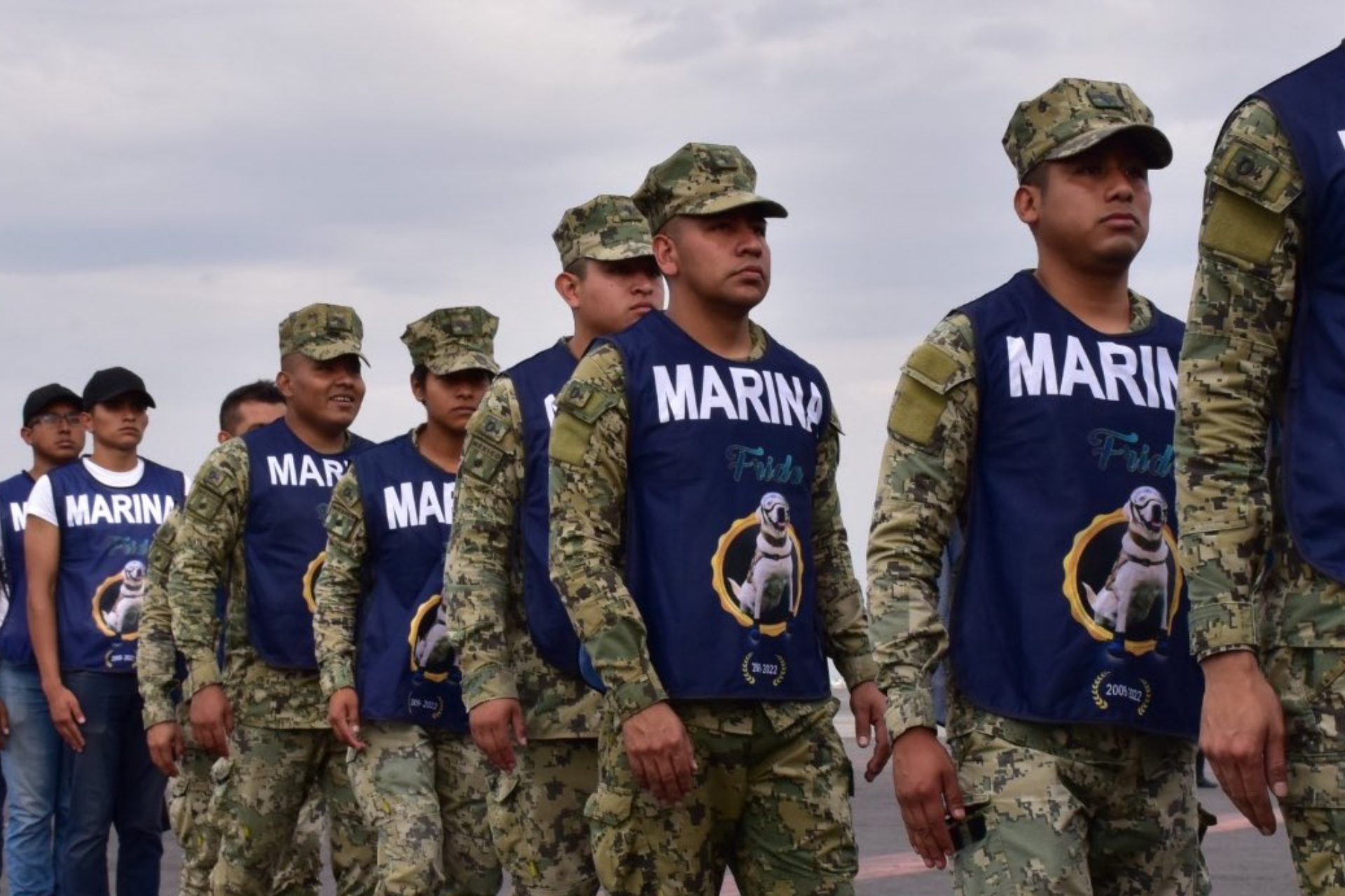 “Erick”, el primer huracán de la temporada 2025 en el Pacífico, se encuentra a 255 km al sur-sureste de Puerto Ángel, Oaxaca, con vientos sostenidos de 120 km/h y rachas de hasta 140 km/h.