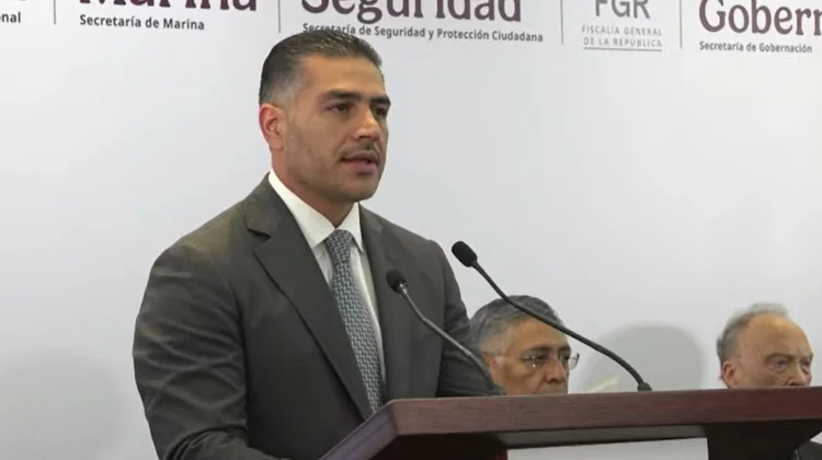 . Como resultado, 32 personas fueron detenidas y se cumplimentaron seis de siete órdenes de aprehensión, incluidas las de los principales líderes: Cirio Sergio “N” y Luis Miguel “N”, ambos acusados de delincuencia organizada.