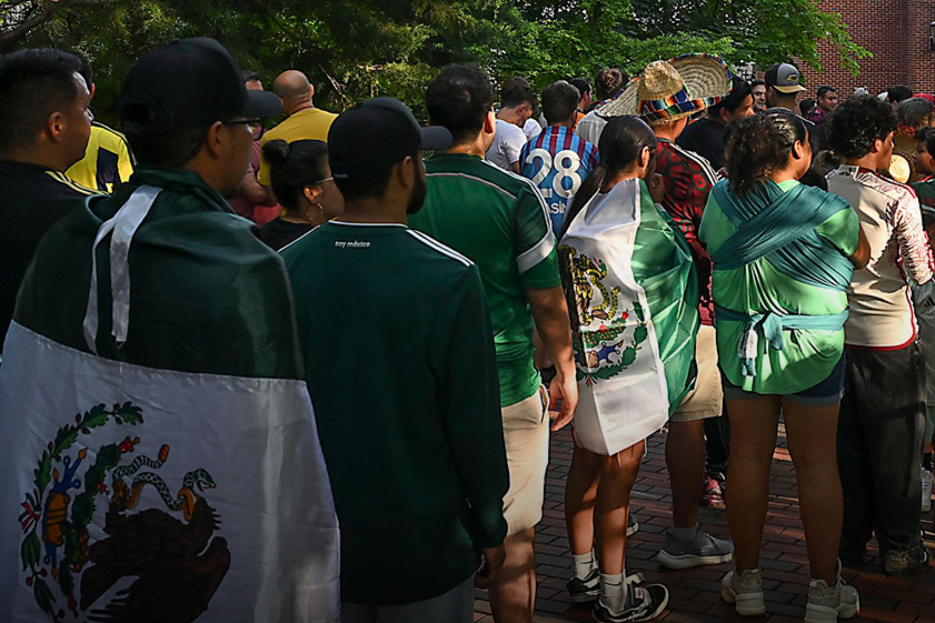 El debut del Tri frente a República Dominicana se da en un contexto de alta tensión por redadas migratorias y protestas en Los Ángeles, donde incluso se ha impuesto un toque de queda.