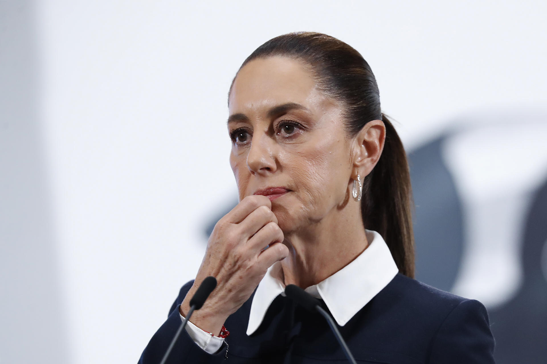 Durante su estancia en el G7, Trump firmó un acuerdo comercial con el Reino Unido, pero más tarde utilizó su red social Truth Social para advertir a los habitantes de Teherán sobre una posible escalada.