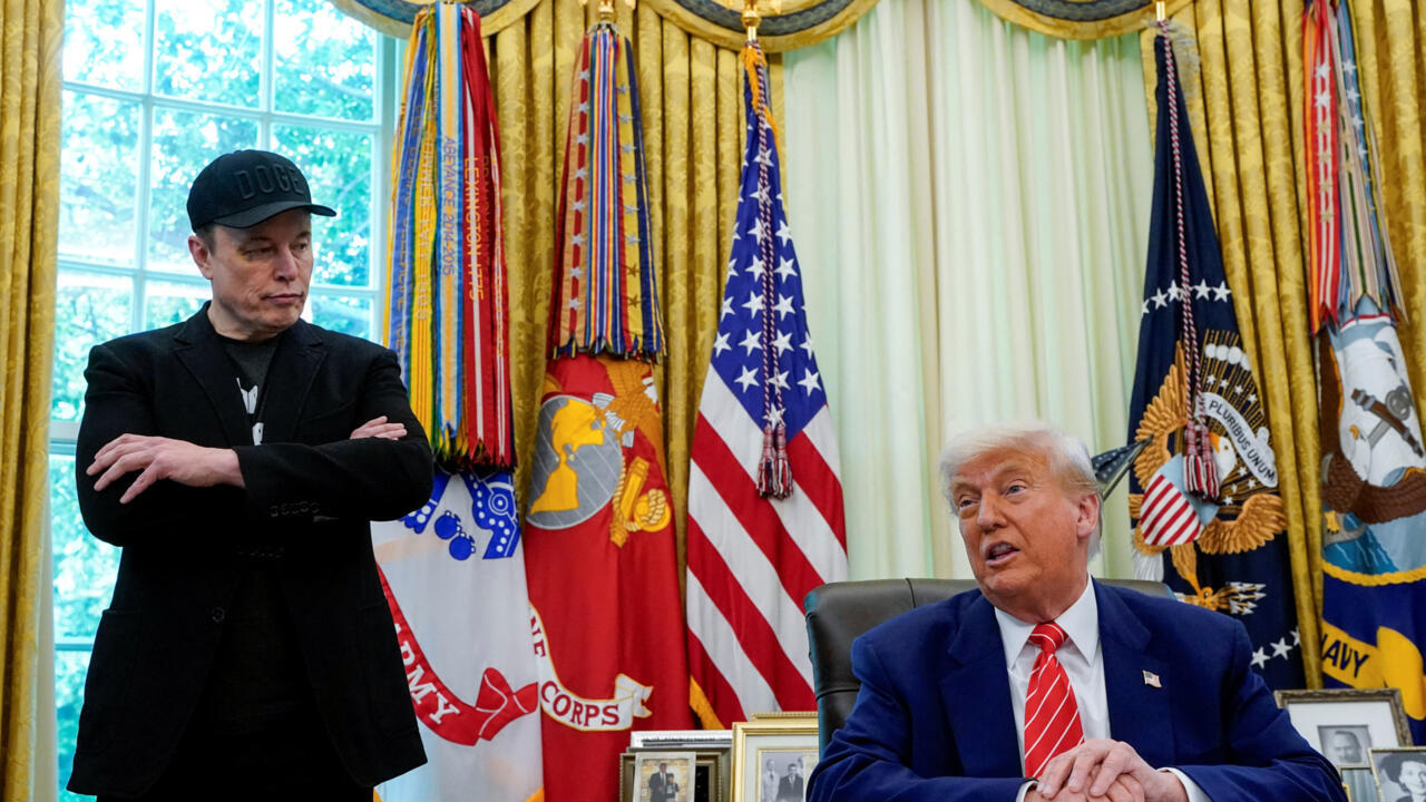 SpaceX, una de las principales proveedoras del gobierno federal en el ámbito aeroespacial, firmó en abril un contrato por 5,900 millones de dólares con la Fuerza Espacial para el lanzamiento de satélites en los próximos cinco años.