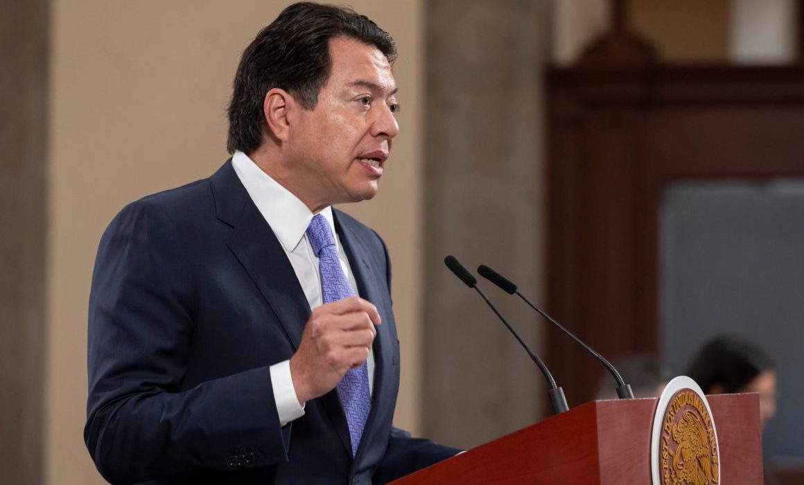 “Sí, efectivamente salí unos días, con mis propios recursos y sin descuidar mis responsabilidades”, expresó