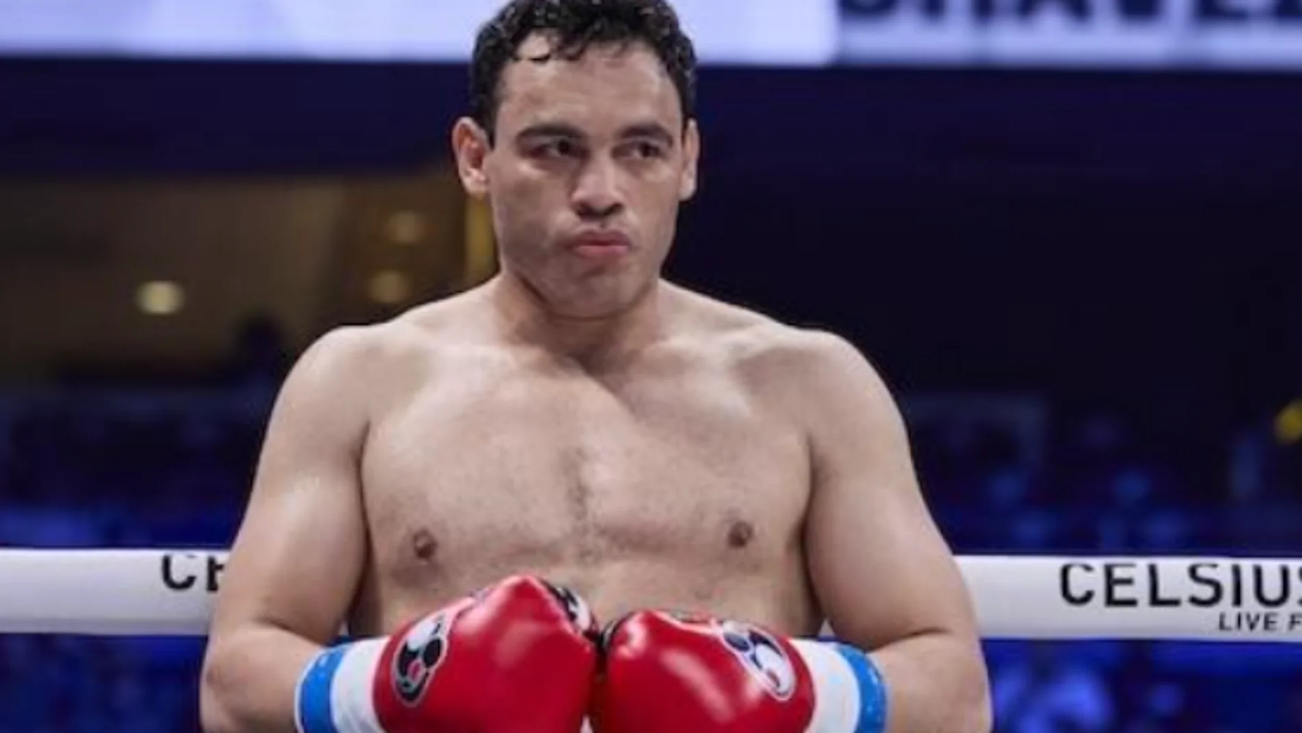 Julio César Chávez Jr. fue detenido la tarde del miércoles 3 de julio de 2025 por agentes del ICE en Studio City, California. De acuerdo con fuentes estadounidenses, la detención se realizó sin incidentes y el boxeador fue trasladado a un centro de detención federal. La extradición a México ya está en proceso.