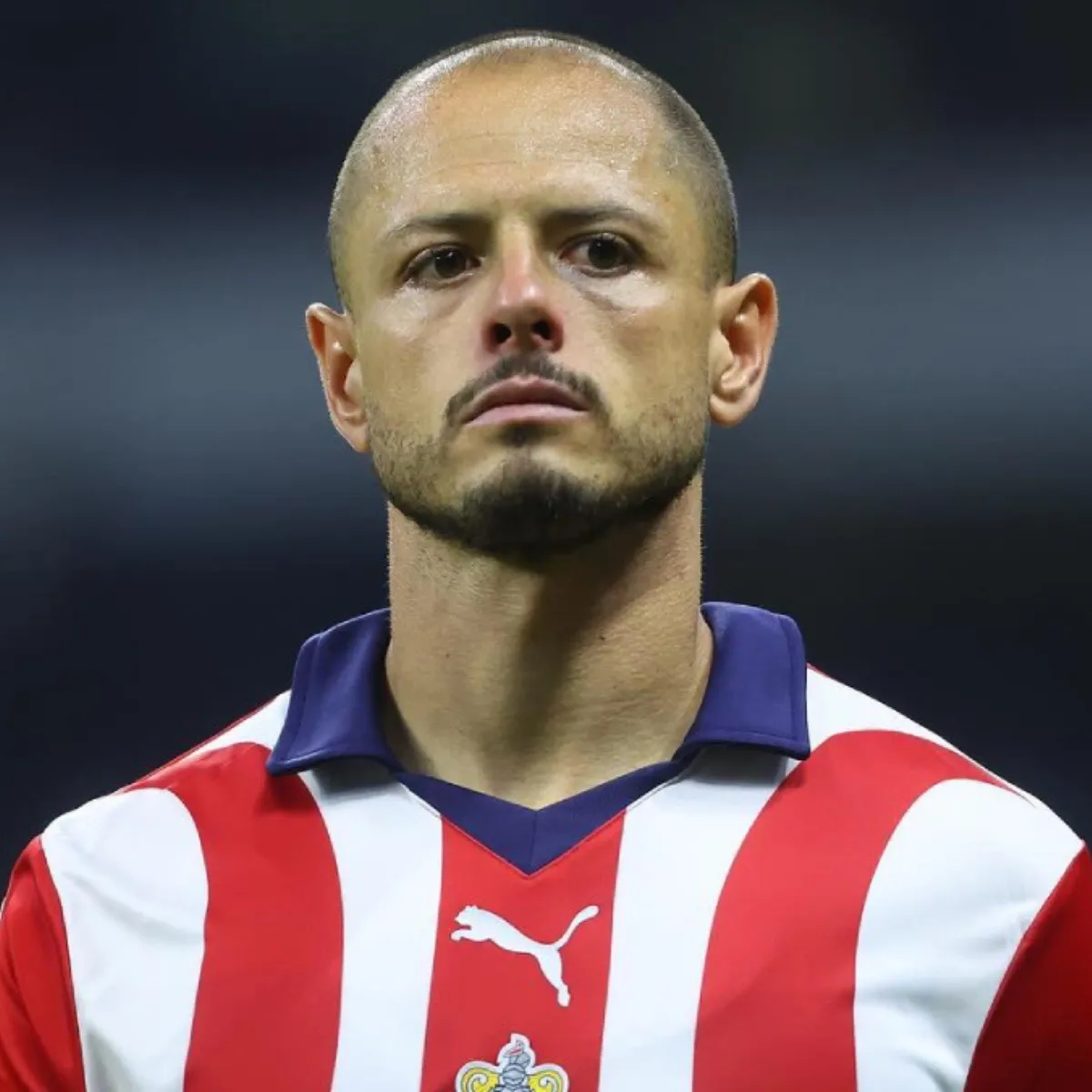 . Jugadoras de Chivas Femenil, como Blanca Félix y Daniela Delgado, respondieron compartiendo el video de la activista Mariana Valle, quien rebatió los comentarios del delantero: “La opresión no está en barrer, querido. Es la historia que sostiene la escoba”.