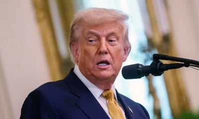La vocera reconoció que Trump presenta un ligero hematoma en el dorso de la mano, atribuible a “frecuentes apretones de manos” y al uso de aspirina preventiva.