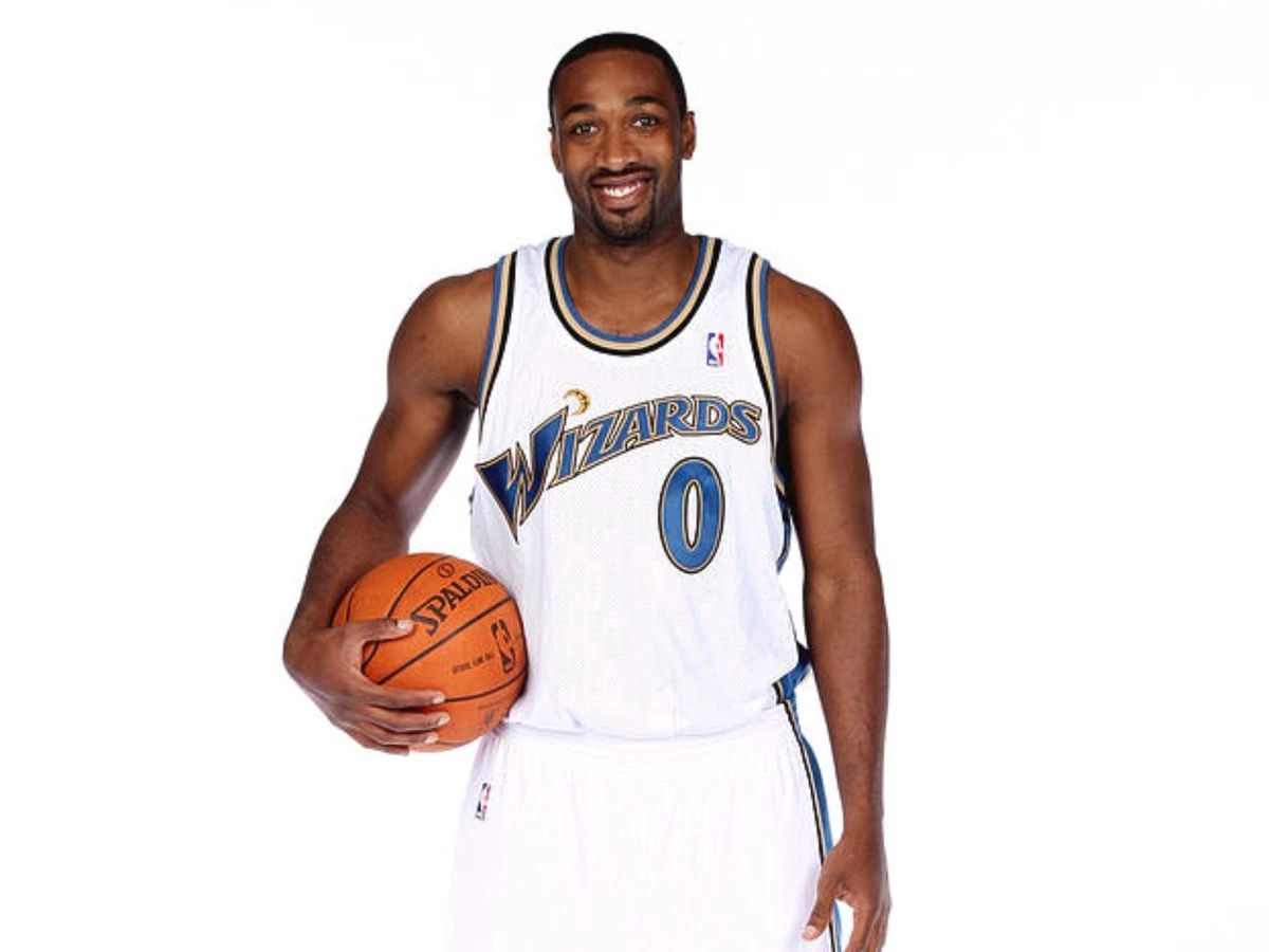 La acusación formal señala que entre septiembre de 2021 y julio de 2022, Arenas y otros cinco implicados, entre ellos presuntos miembros del crimen organizado israelí, operaron partidas clandestinas con apuestas millonarias.