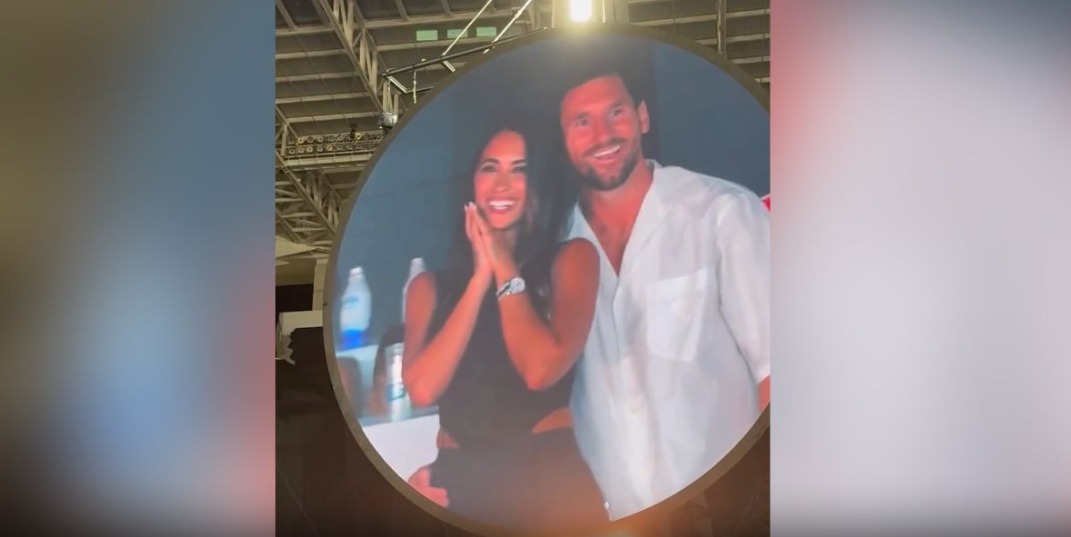 El líder de Coldplay, Chris Martin, aprovechó la ocasión para rendir homenaje al astro argentino con palabras que encendieron aún más al estadio: “Messi no es solo el mejor en el fútbol.