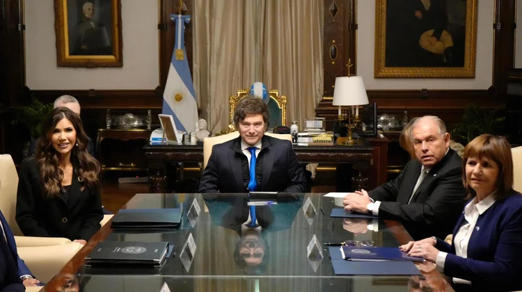 . De concretarse el ingreso, Argentina se sumaría a un grupo de 42 países cuyos ciudadanos pueden entrar sin visa a EUA, mediante una autorización electrónica conocida como ESTA