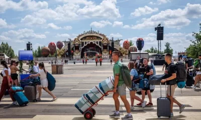 Este año, Tomorrowland presenta una ambientación inspirada en un mundo de hielo y sueños, con 16 escenarios en total.