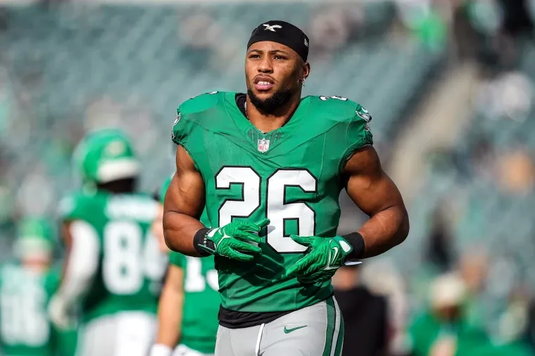 Barkley ya había sido vinculado al presidente tras ser visto jugando golf con él en el club de Bedminster, Nueva Jersey, y acompañarlo en su vuelo de regreso a Washington antes de la ceremonia en la Casa Blanca en abril