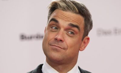 Hefferman asegura que compuso en 1996 una canción titulada Angels in Paris, inspirada en una pérdida personal, y que esa misma noche conoció a Williams en un pub de Dublín.