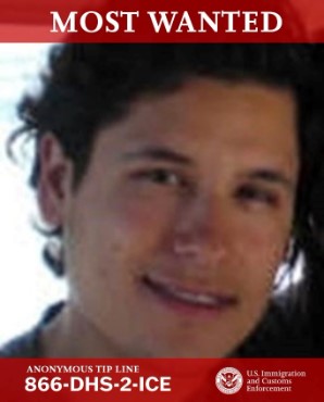 El organismo advirtió que se trata de un individuo armado y peligroso, por lo que instó a la ciudadanía a no intentar su captura por cuenta propia y a reportar cualquier información relevante de manera inmediata.