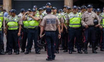 Santiago, en representación de “más de 93.000” funcionarios, repudió la recompensa y defendió la soberanía venezolana.