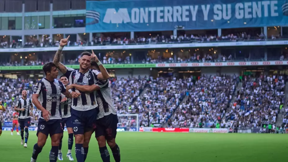 Rayados lidera el Apertura 2025 tras vencer 3-0 a Necaxa; América y Cruz Azul siguen de cerca, Chivas y Pumas rezagados.