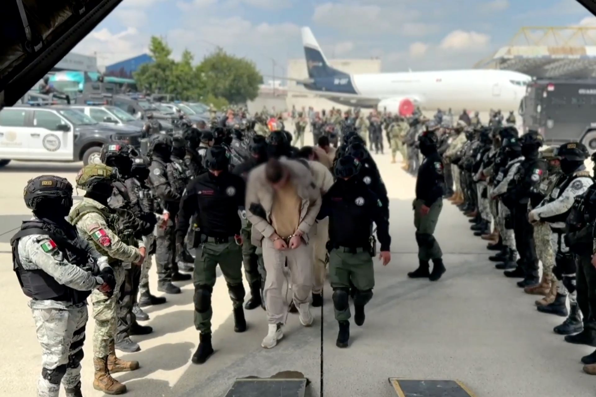 El operativo contó con 988 elementos y 90 vehículos de la Sedena, Semar, Guardia Nacional, SSPC y FGR, así como 12 aeronaves