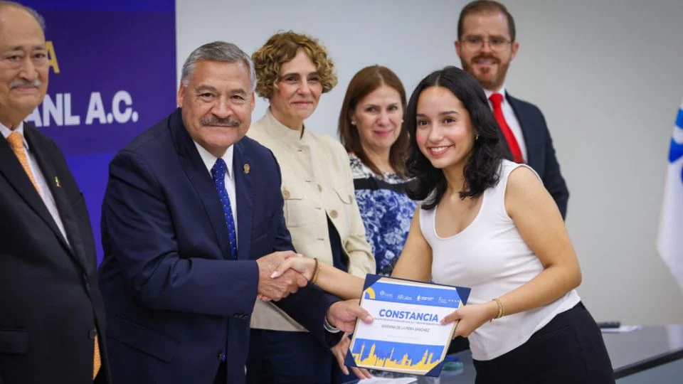 Los beneficiados tendrán una estancia de un mes en una escuela de idiomas en Bayswater, Inglaterra, con todos los gastos cubiertos