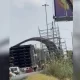 Este accidente no es aislado. En mayo pasado, otra estructura similar se desplomó en la misma avenida Miguel Alemán, a la altura del Centro de Apodaca