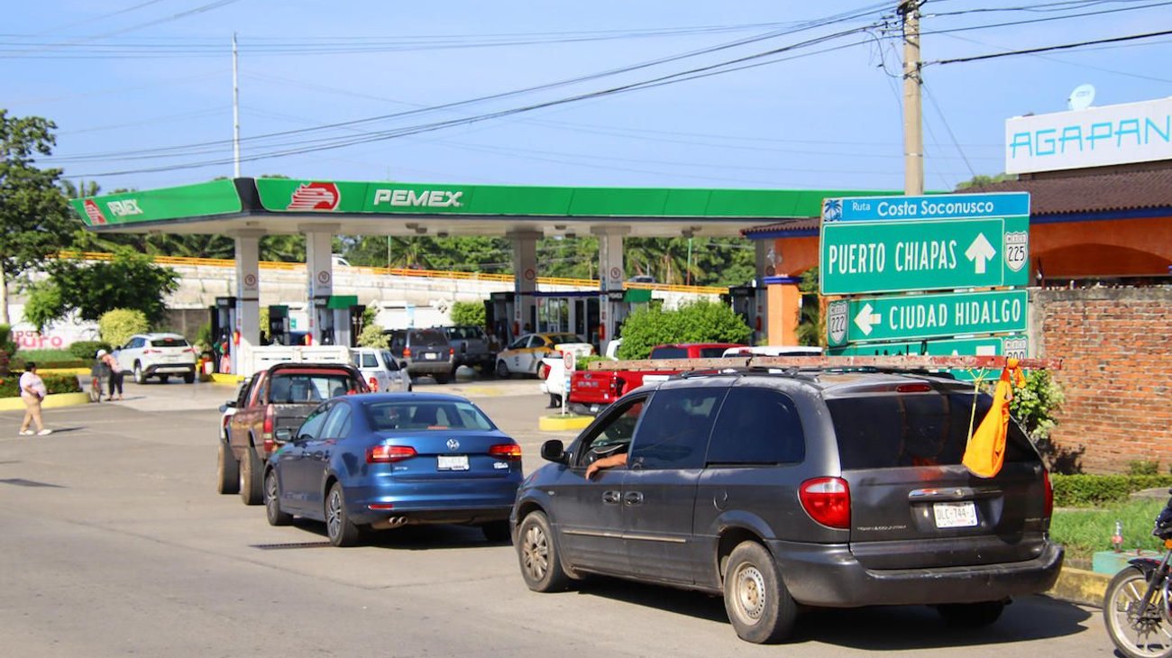 Pemex informó que en la Ciudad de México y otras regiones, la falta temporal de gasolina en ciertas estaciones se debe a trabajos de mantenimiento y a una reducción momentánea en la disponibilidad de autotanques