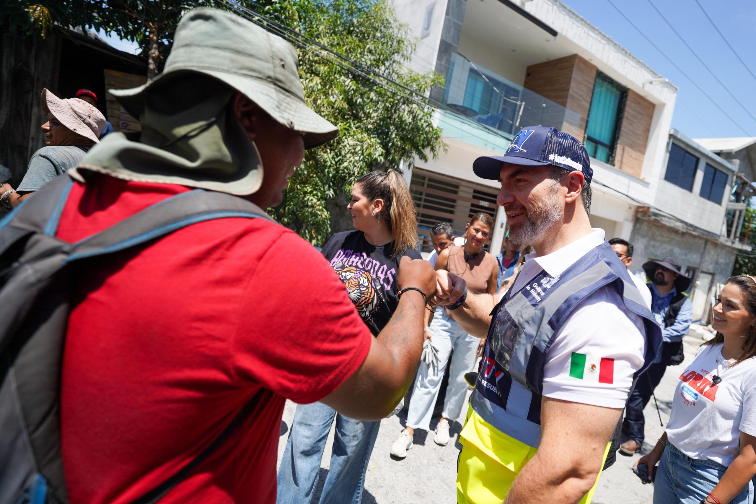 Vecinos de la zona participaron activamente, atendiendo el llamado del municipio para mantener entornos más limpios y seguros.