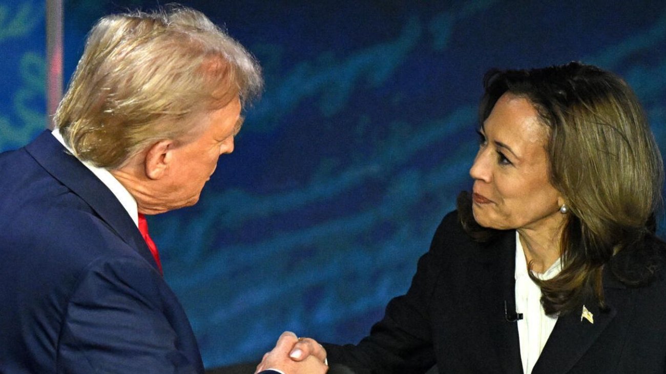 La decisión se suma a una serie de acciones del actual gobierno contra figuras opositoras, como la revocación de autorizaciones de seguridad a exfuncionarios y el recorte de fondos a universidades