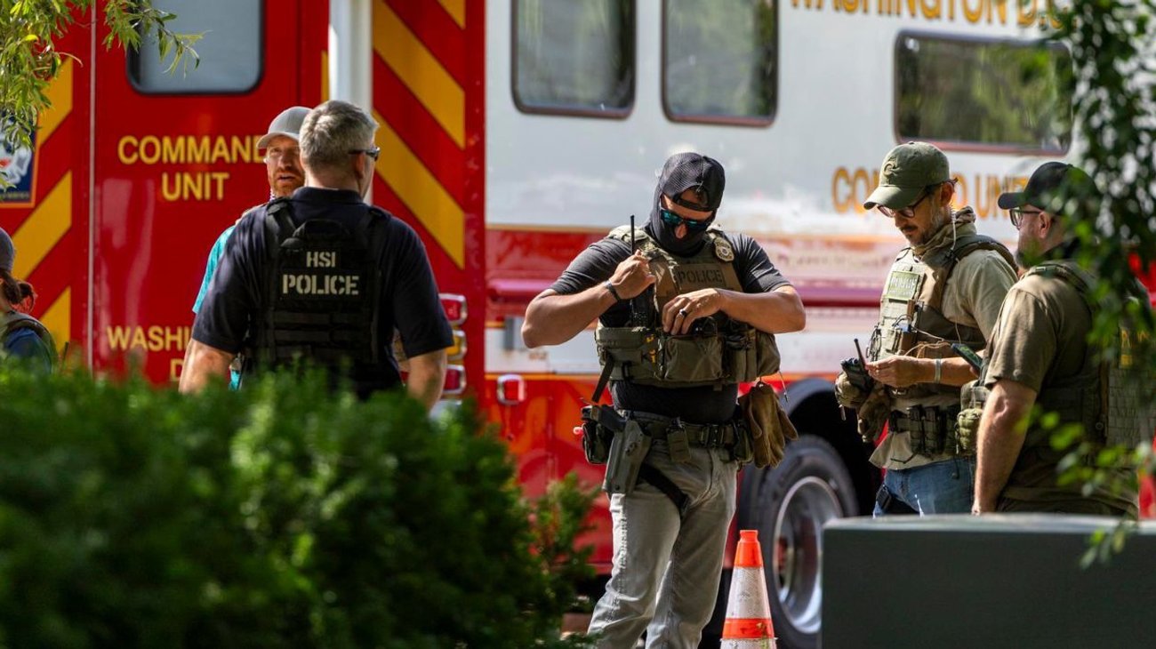 La fiscal general de Estados Unidos, Pam Bondi, confirmó este jueves que Dunn fue despedido de su cargo y que será procesado judicialmente.