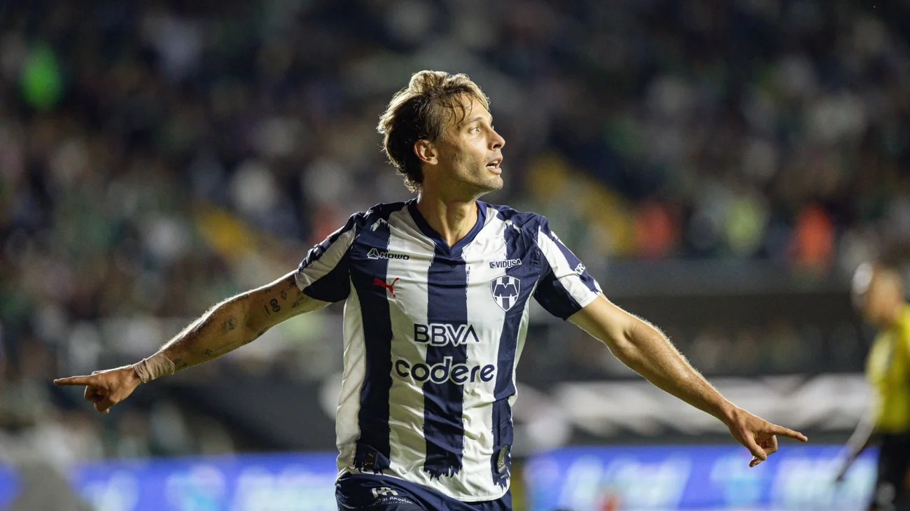 Sergio Canales fue la figura del segundo tiempo, marcando el tercer gol al minuto 60 con un disparo certero tras un contragolpe, que sentenció el partido a favor del visitante.