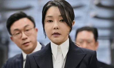 Kim es acusada de influir indebidamente en la nominación de candidatos legislativos y de participar en una red de manipulación financiera relacionada con empresas locales.