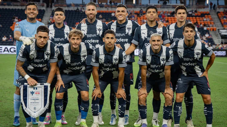 Rayados no fue el único equipo mexicano que decepcionó. Cruz Azul vivió su peor pesadilla con una humillante goleada 7-0 ante Seattle, mientras que América tampoco logró triunfos en sus dos encuentros, dejando un rendimiento muy por debajo de lo esperado