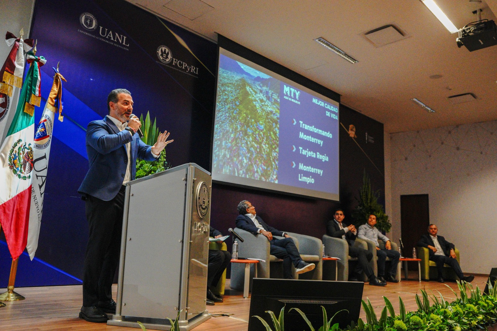 El foro reunió a los alcaldes metropolitanos, quienes compartieron sus prácticas de gobierno y los avances en la planeación municipal.