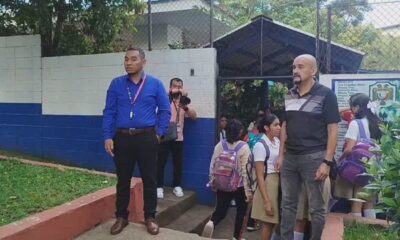 Entre las normas destacan la exigencia de portar un uniforme limpio y ordenado, mantener un corte de cabello adecuado, presentarse de manera correcta y brindar un saludo respetuoso al ingresar a las instituciones.