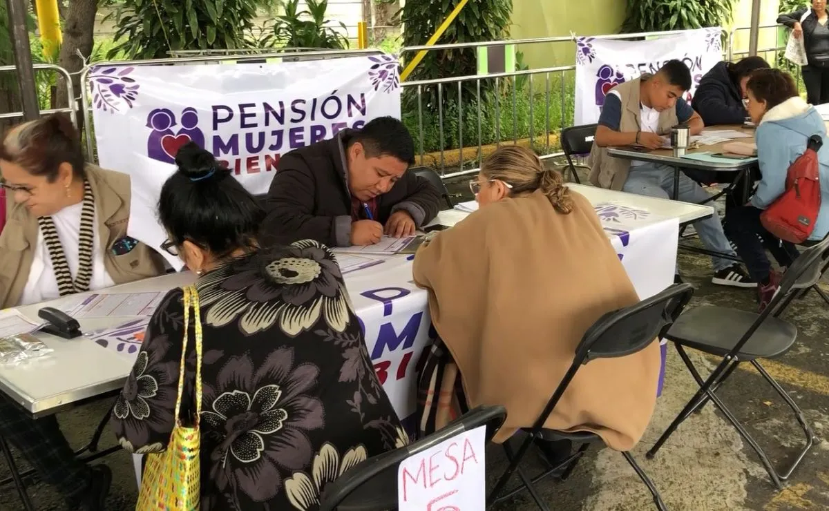 Las interesadas deberán presentar en original y copia los siguientes documentos: identificación oficial vigente, acta de nacimiento legible, CURP reciente, comprobante de domicilio no mayor a seis meses, y un número telefónico de contacto (celular y de casa).