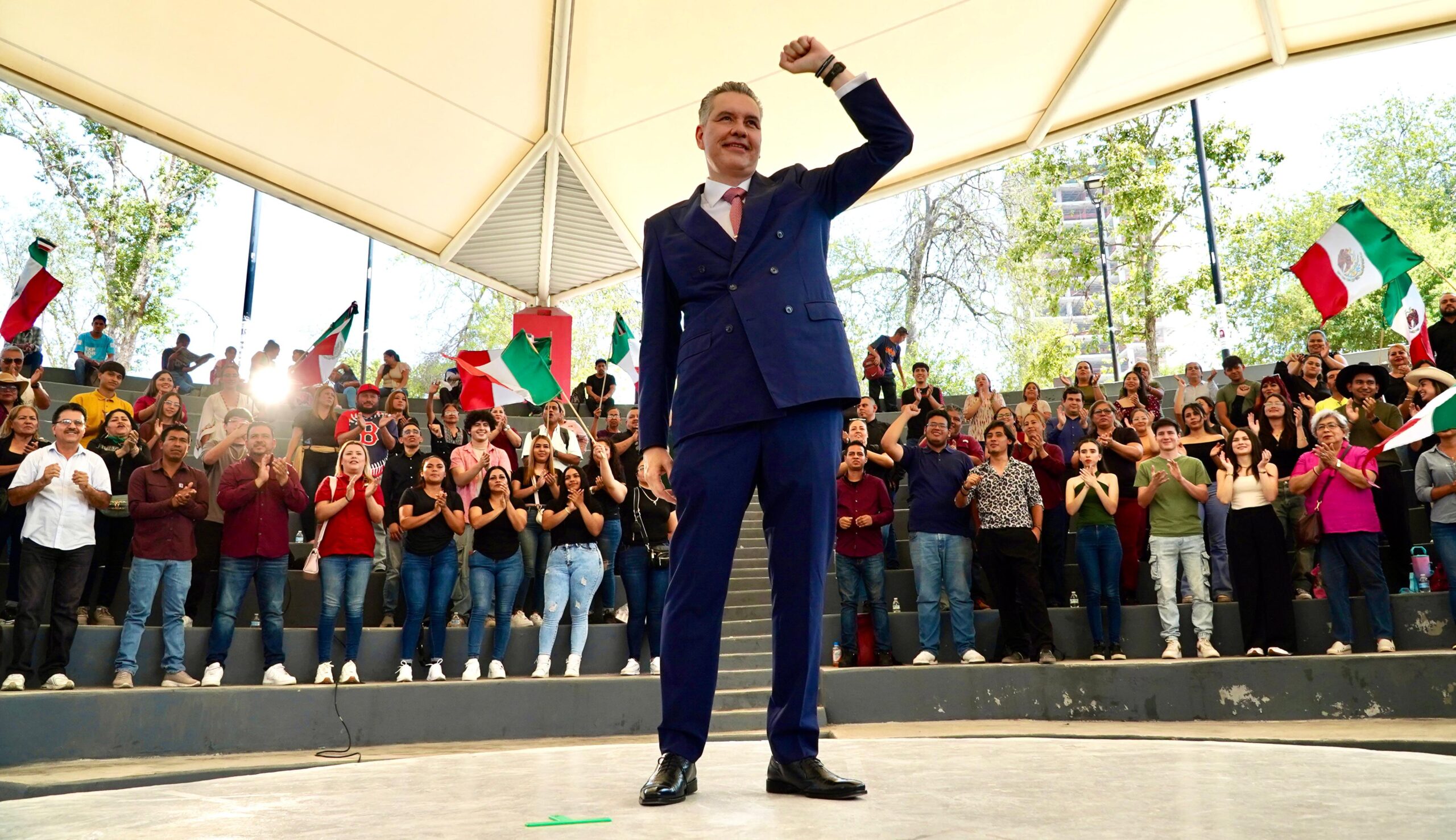 Waldo Fernández expresó su satisfacción por el fortalecimiento de la Cuarta Transformación en Nuevo León y en todo el país, y aseguró que en este segundo año de labores legislativas continuará defendiendo los intereses ciudadanos en tribuna y construyendo soluciones a los retos que enfrenta México.