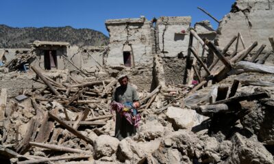 El sismo ocurrió a las 23:47 horas locales y fue seguido por al menos dos réplicas de magnitud 5.2, de acuerdo con el Servicio Geológico de Estados Unidos