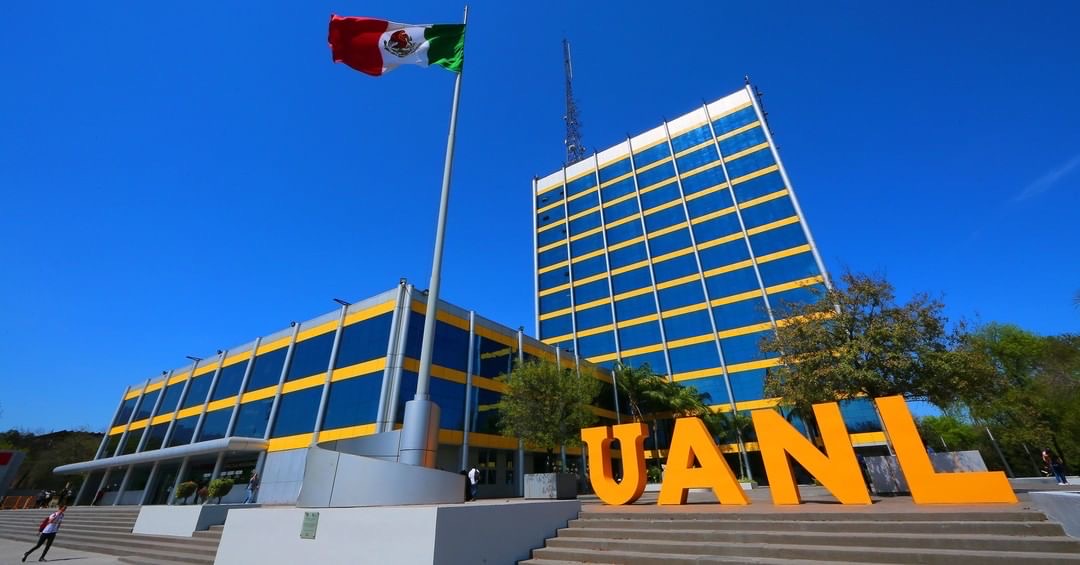 Jorge Cisneros, director de comunicación social de la UANL, informó que la decisión se tomó como medida preventiva para salvaguardar la seguridad de estudiantes, docentes y personal administrativo