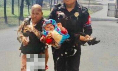 Videos que circulan en redes sociales muestran a Alicia herida pero aferrada a su nieta, mientras un policía capitalino la asistía en la escena.